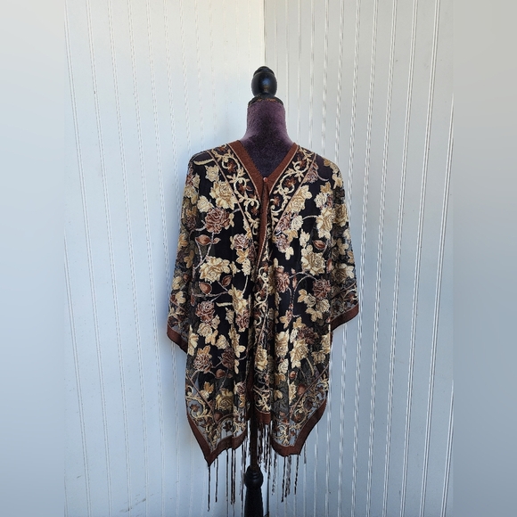 Women's Multi-Way Poncho Topper Scarf  Fringe Brown Tan Floral Rose Metallic OS - Picture 7 of 13